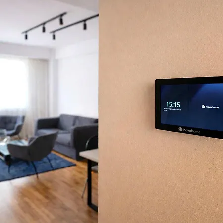 Апартаменты Perfect Location - Self Check-in - Free Parking - Balcony View - Fast Wifi *