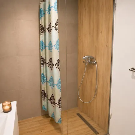 Perfect Location - Self Check-in - Free Parking - Balcony View - Fast Wifi Апартаменты Скопье